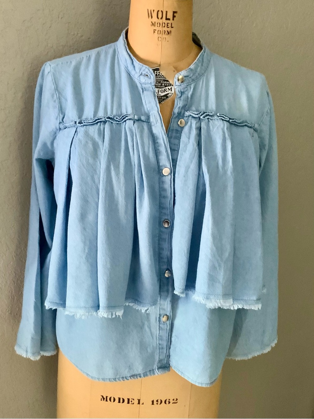 Taxi Light Wash Denim Chambray Babydoll Top, Cottagecore, Prairie, size Medium